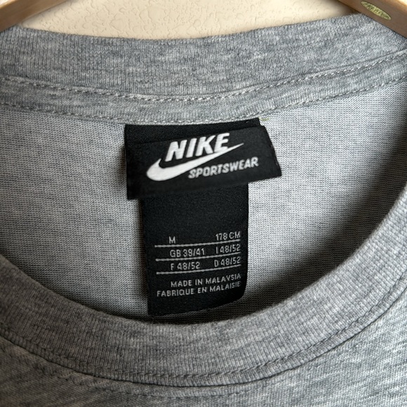 Nike Sportswear - Butterfly - Medium - Picture 4 of 7